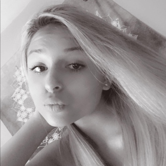 Meet your Posher, Addie - Picture 1 of 1